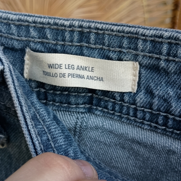 Universal Thread Women's Wide Legged Blue Jeans_12R - Picture 4 of 6